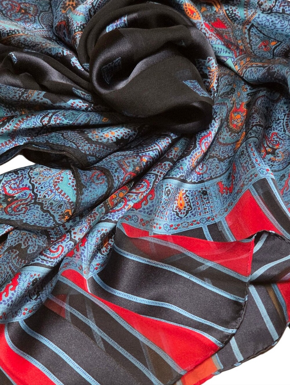 YVES SAINT LAURENT SCARF - Picture 4 of 15
